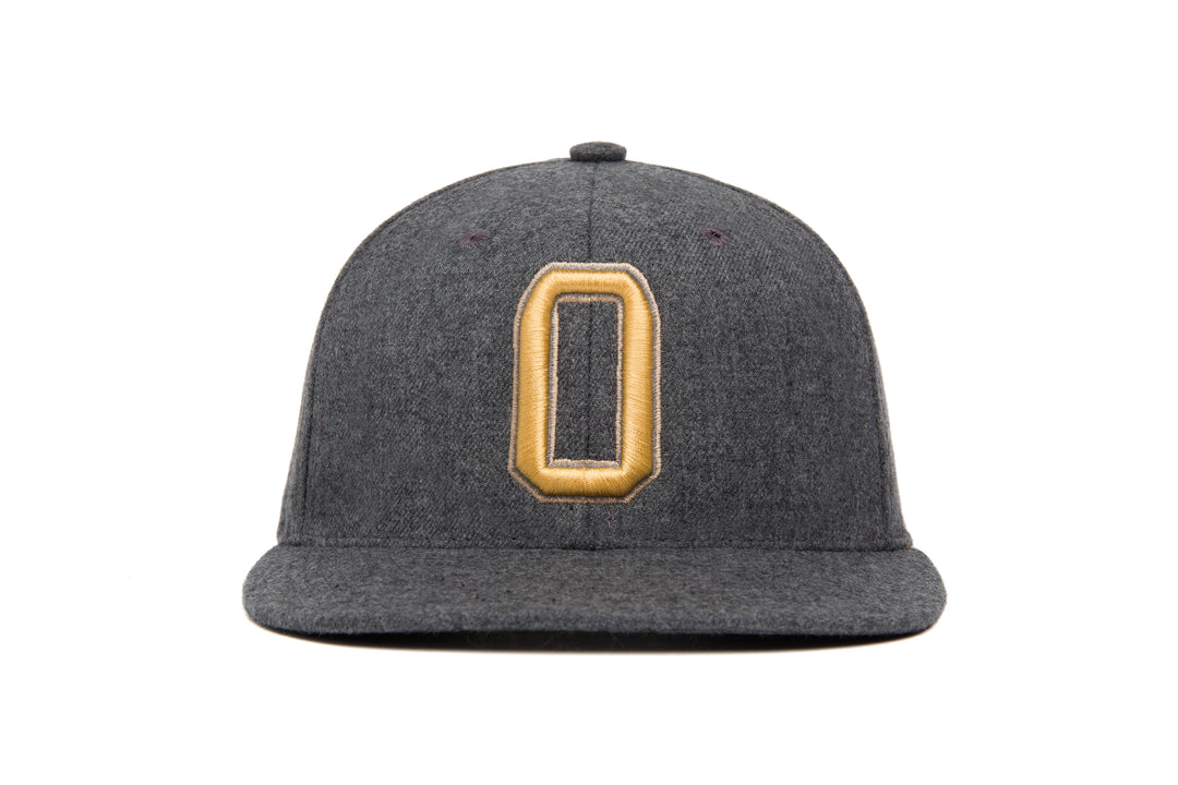 Ligature “0” 3D wool baseball cap