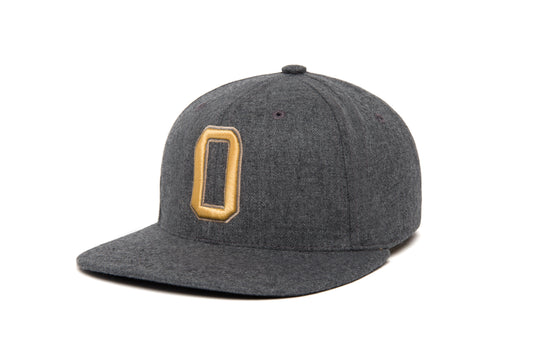 Ligature “0” 3D wool baseball cap