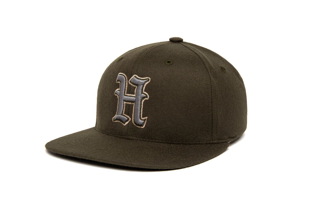 Ligature “H” 3D wool baseball cap