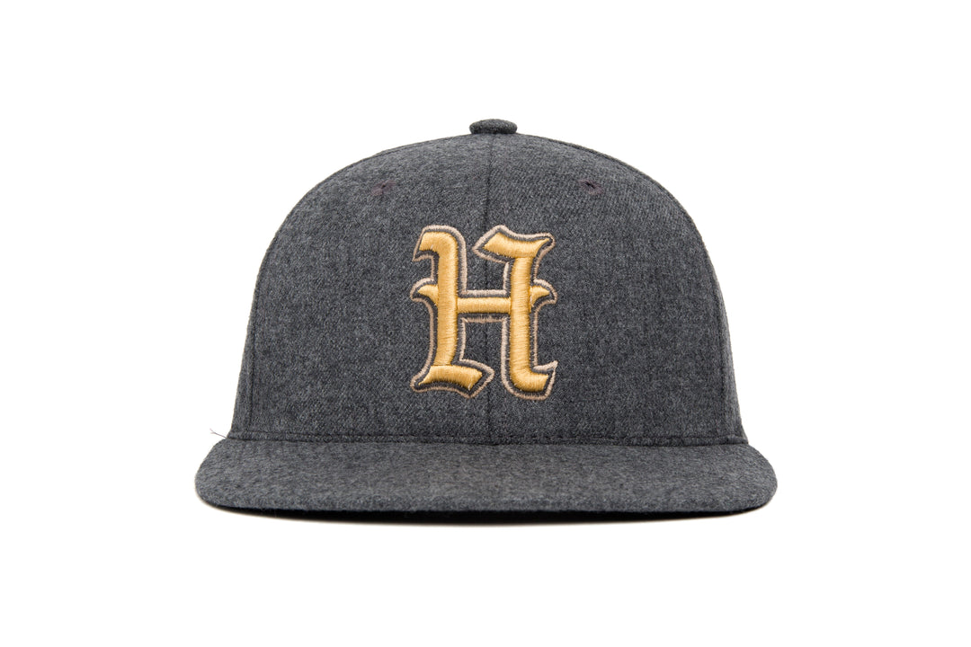 Ligature “H” 3D wool baseball cap