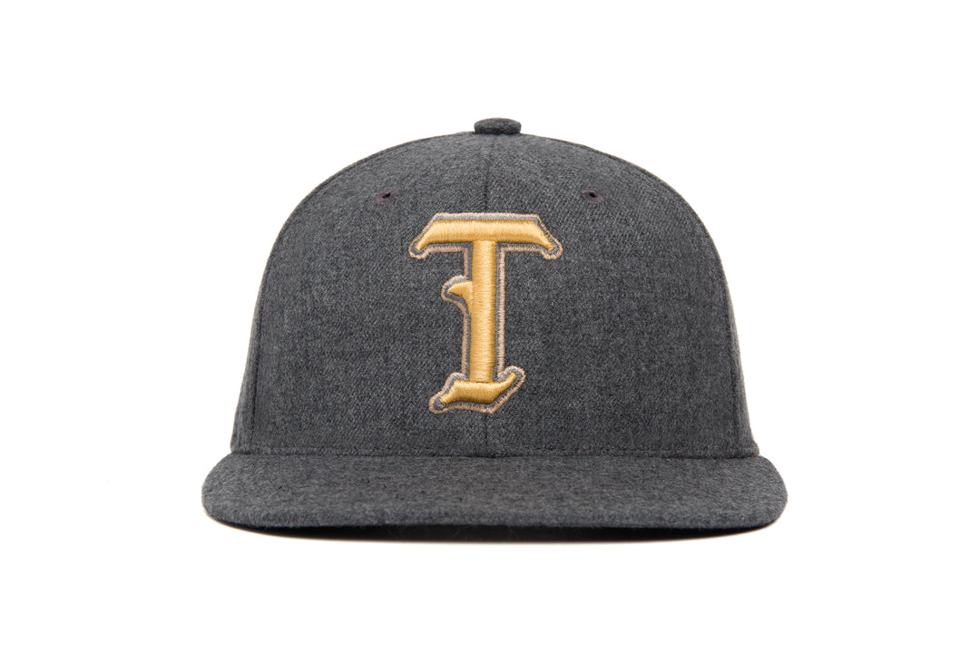 Ligature “T” 3D wool baseball cap