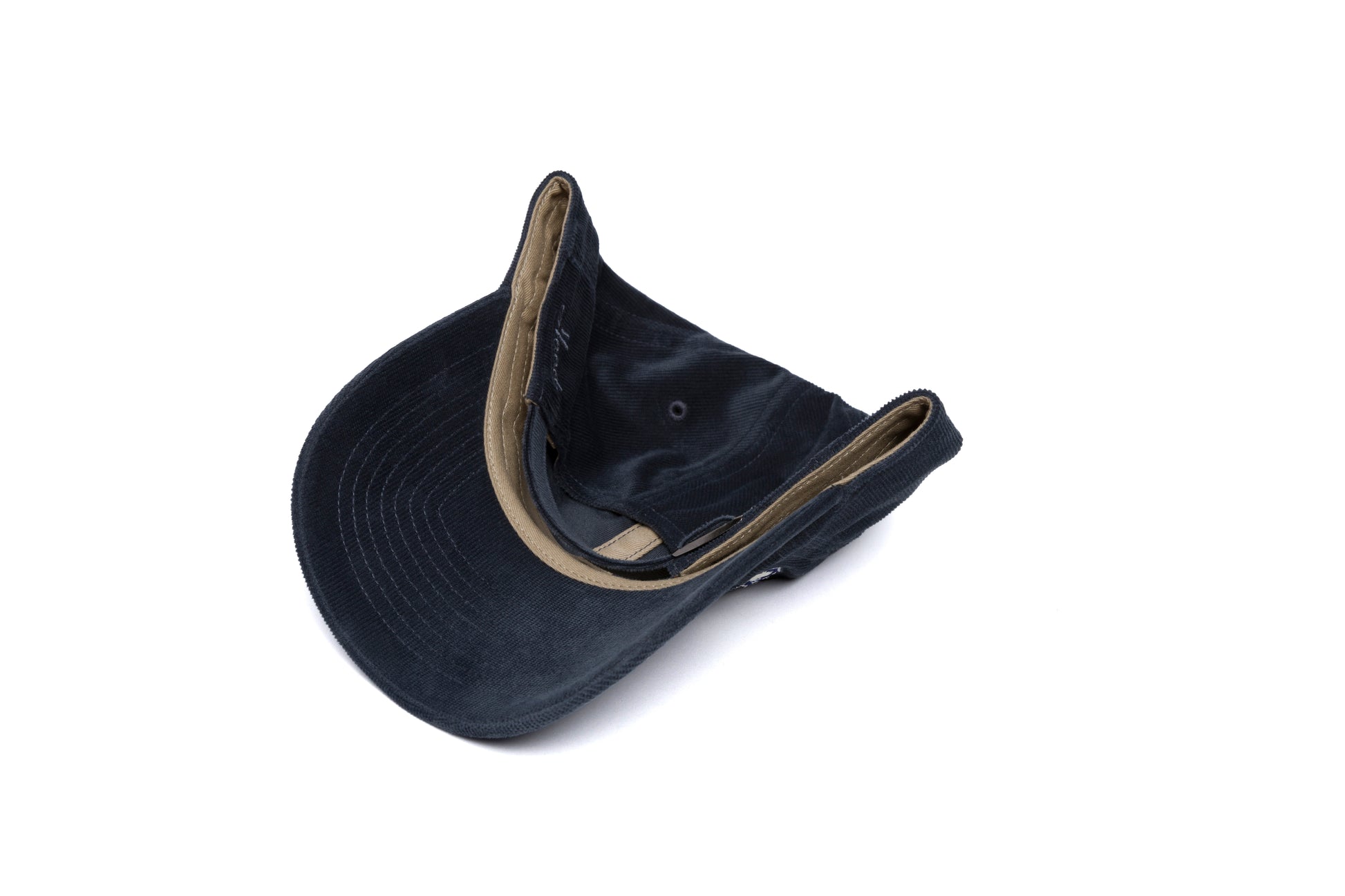 UCONN Offset Logo Chain 21-Wale Cord Dad